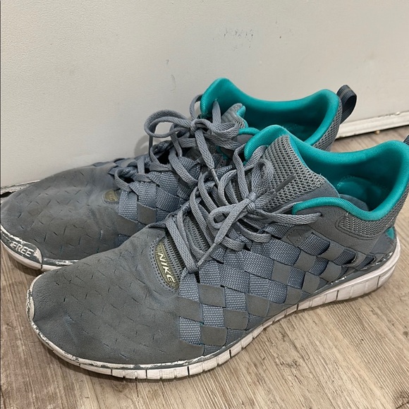 Nike Gray and Green Freeruns - Picture 1 of 4